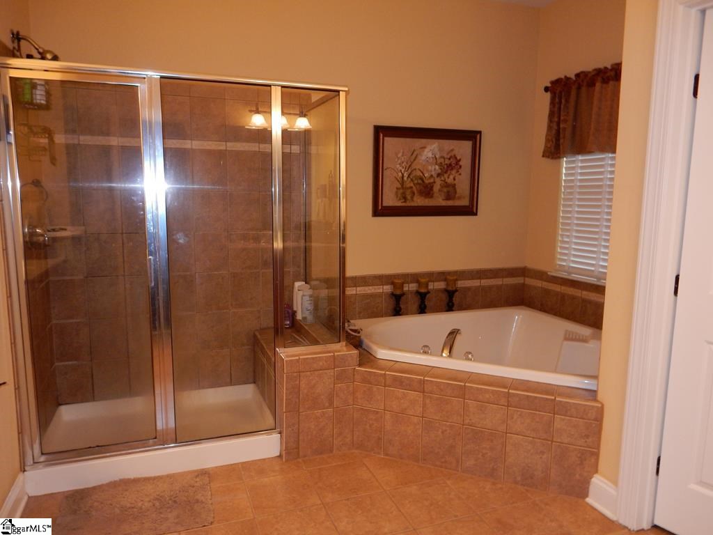 116 Hydrangea Way Simpsonville, SC 29681 - Photo 13 of 26 Gallery Image 13