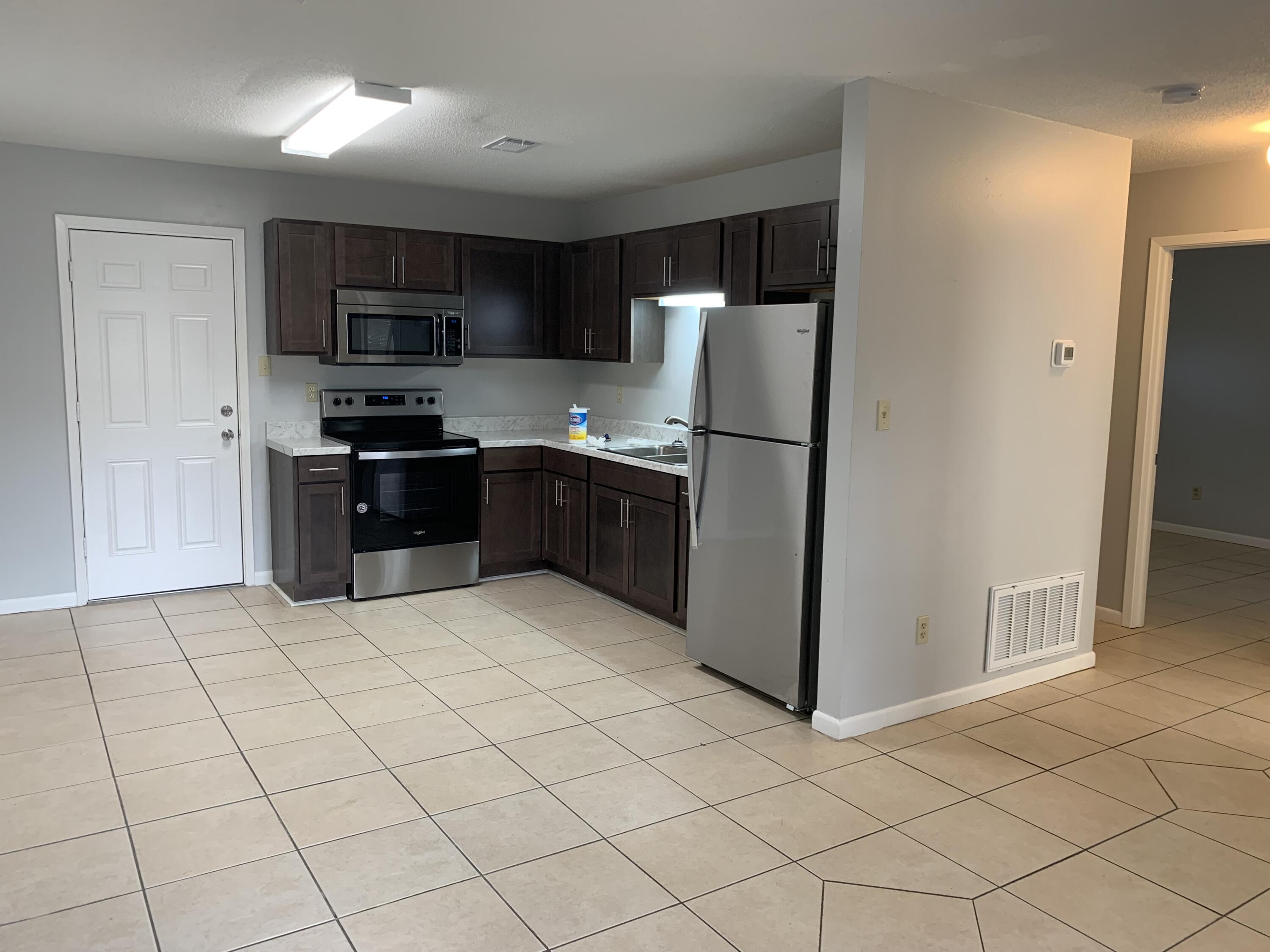 935 Tanager Road, Unit C Fort Walton Beach, FL 32547 - Photo 1 of 8 IMG-8573