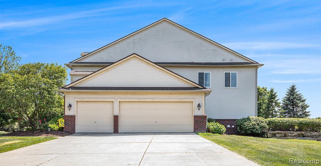 4190 Derry Court Rochester, MI 48306 - Photo 5 of 63 garage.jpg