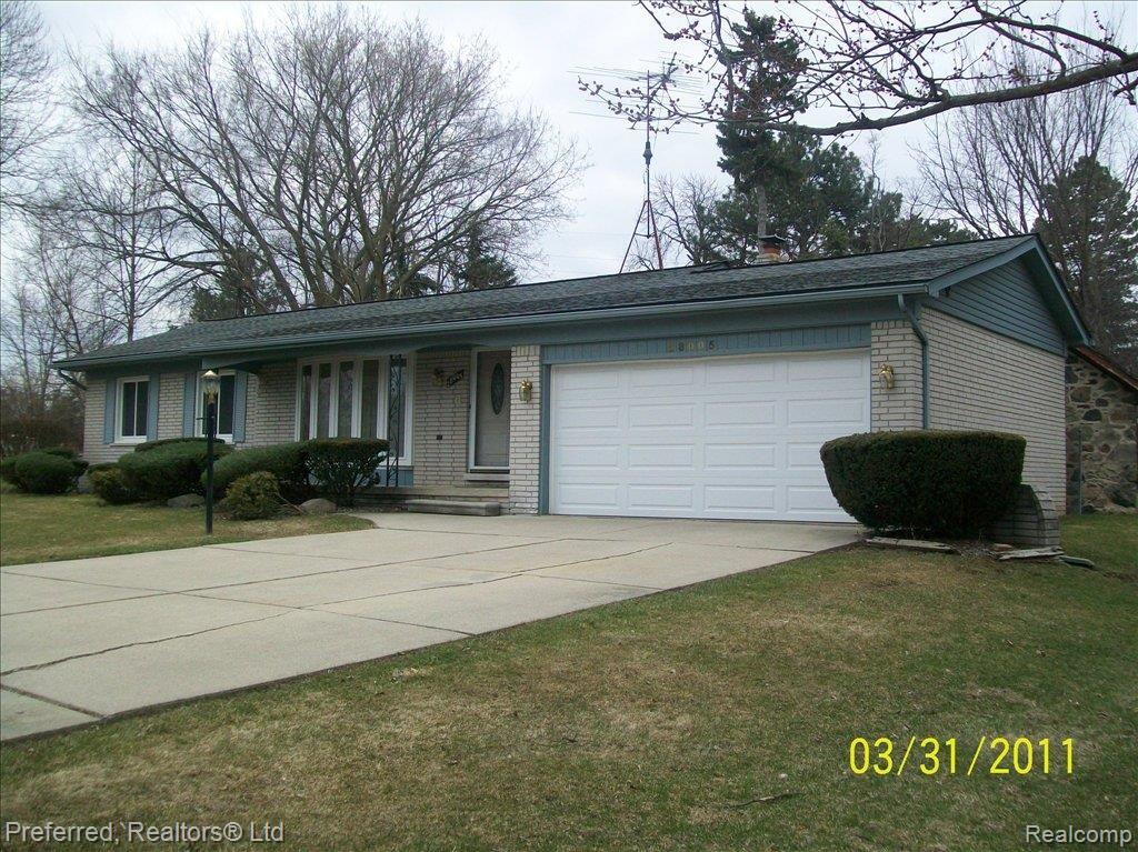 28005 Peppermill Road Farmington, MI 48331 - Photo 2 of 14 Front Span
