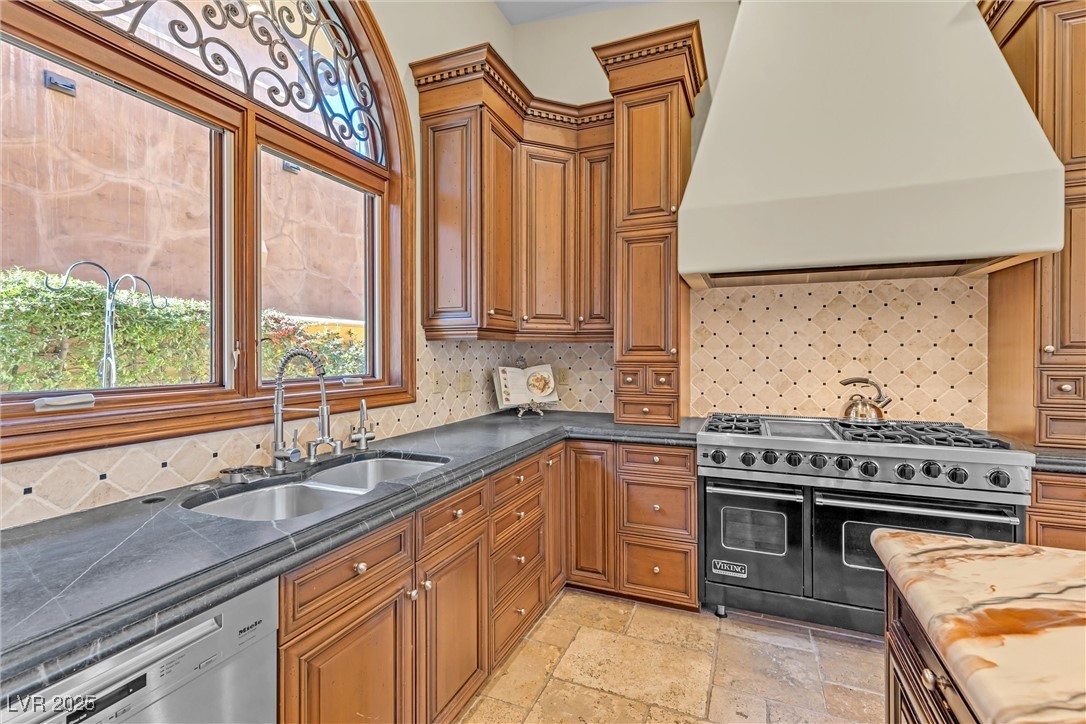 17 Rue Du Rivoli Place Henderson, NV 89011 - Photo 8 of 62