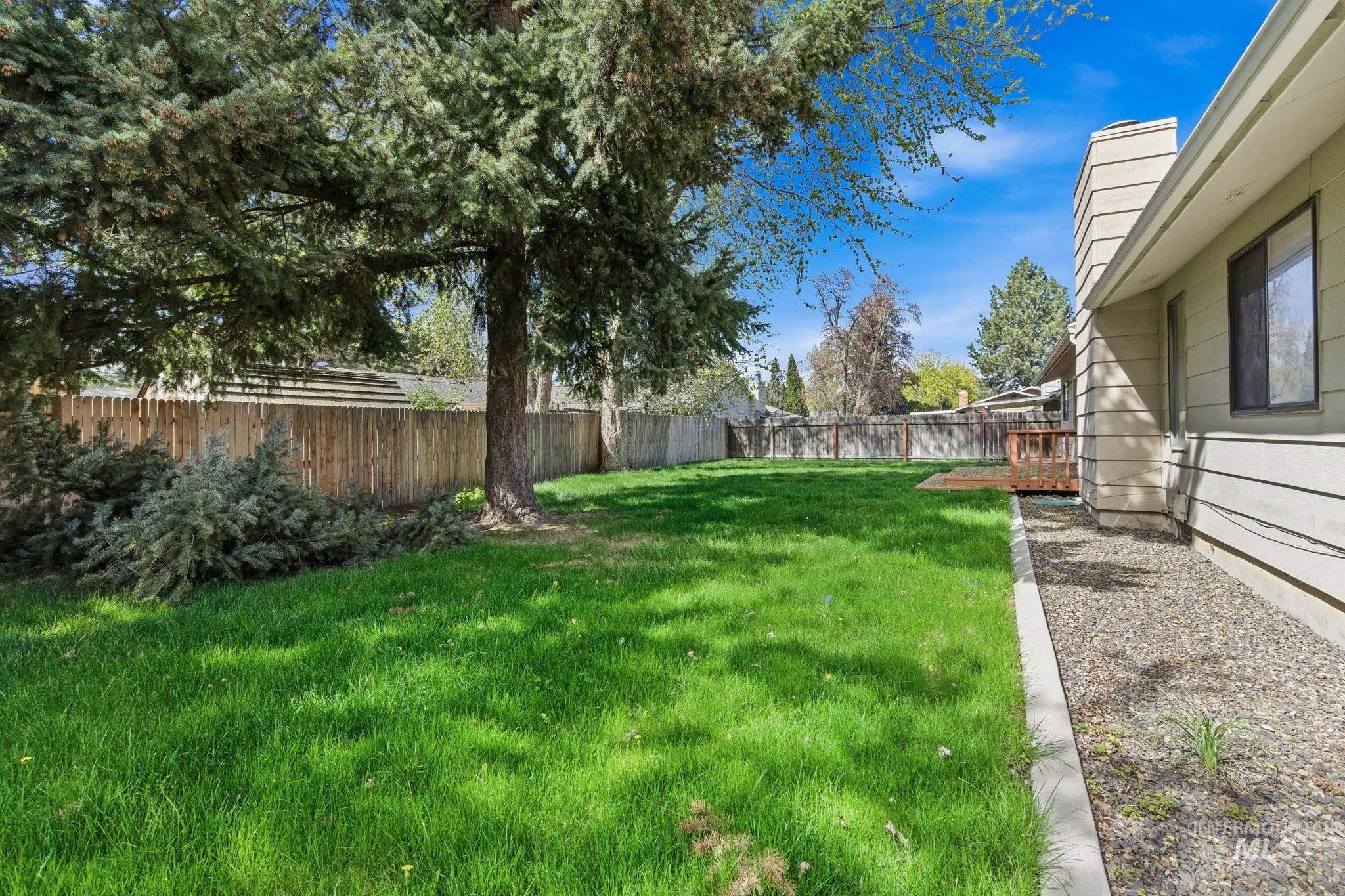 3911 South Constitution Way Boise, ID 83706 - Photo 40 of 40 View of fenced backyard