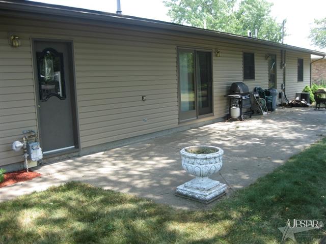 934 Yorktown Road Decatur, IN 46733 - Photo 2 of 19