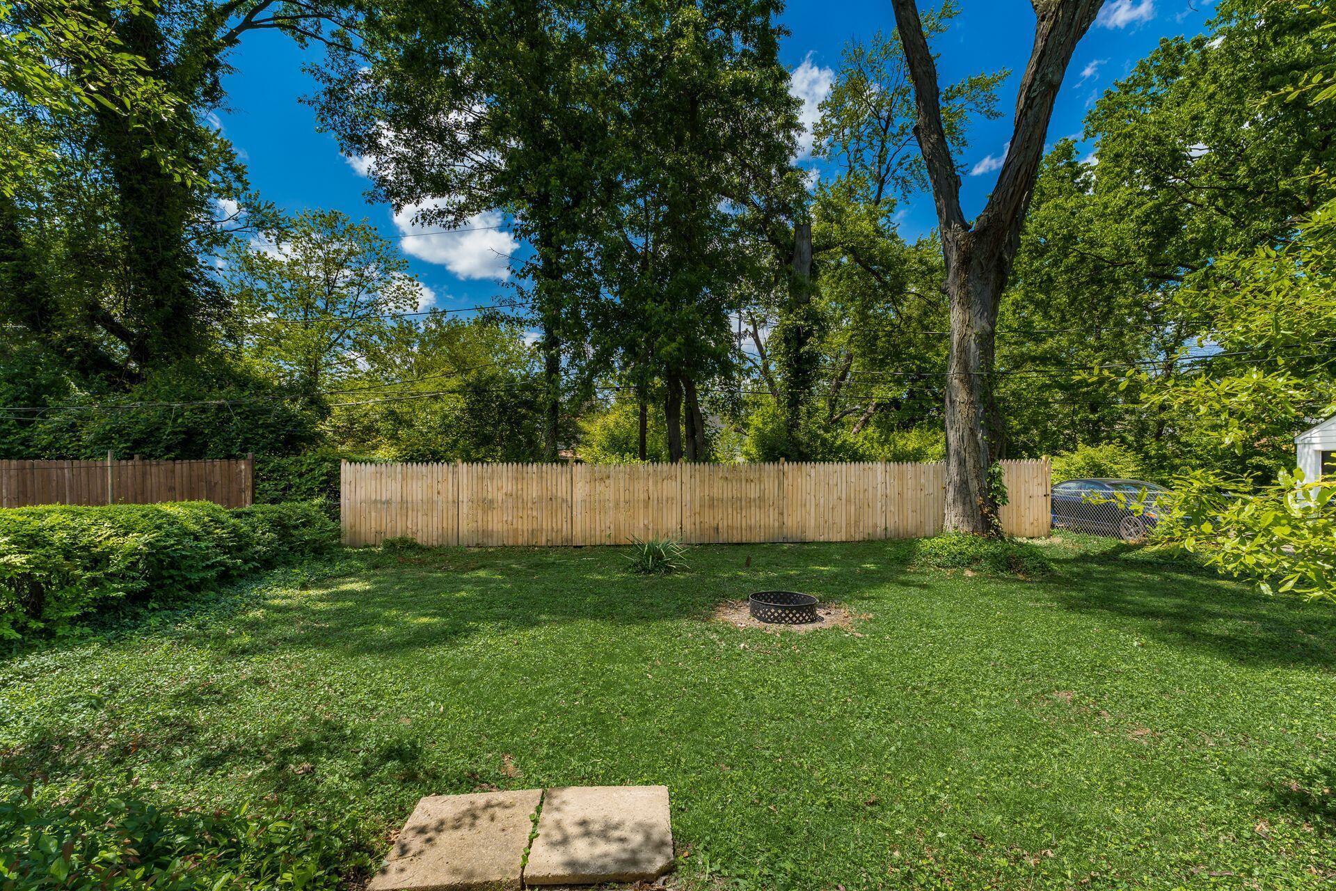 59 North Ashburton Road Columbus, OH 43213 - Photo 28 of 36 Back Yard