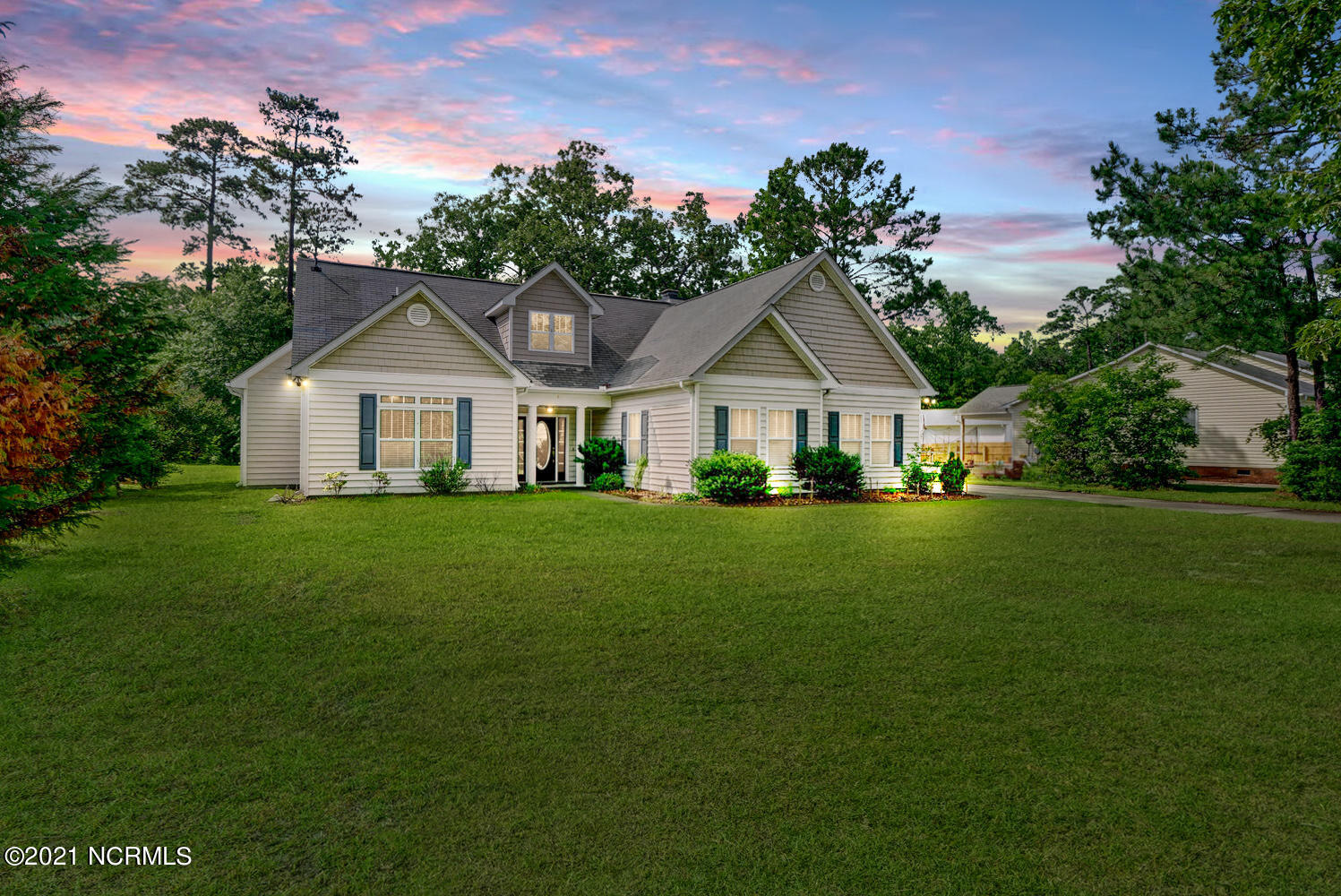 243 White Oak Bluff Road Stella, NC 28582 - Photo 2 of 29 dzk6yazs5y6fpfxqhritm5cxsh2nuwpx3a911ghj