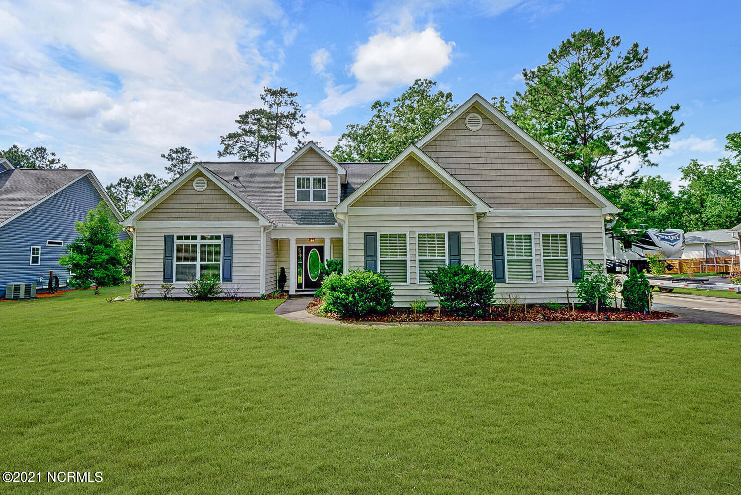 243 White Oak Bluff Road Stella, NC 28582 - Photo 4 of 29 243 White Oak Bluff Rd Stella-large-001-