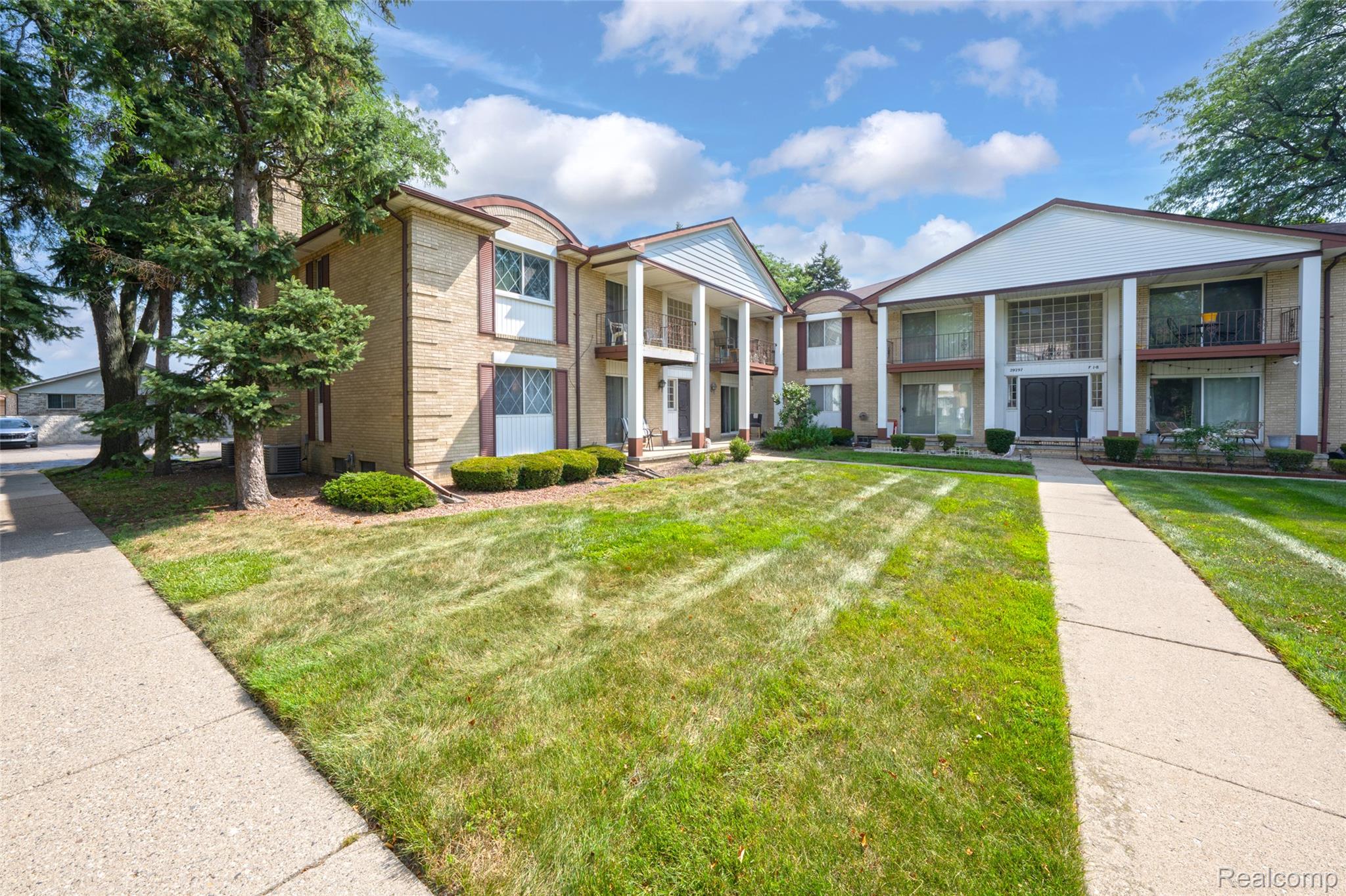 29289 Hayes Road, Unit F10 Warren, MI 48088 - Photo 5 of 40 05_Back Elevation-1.jpg