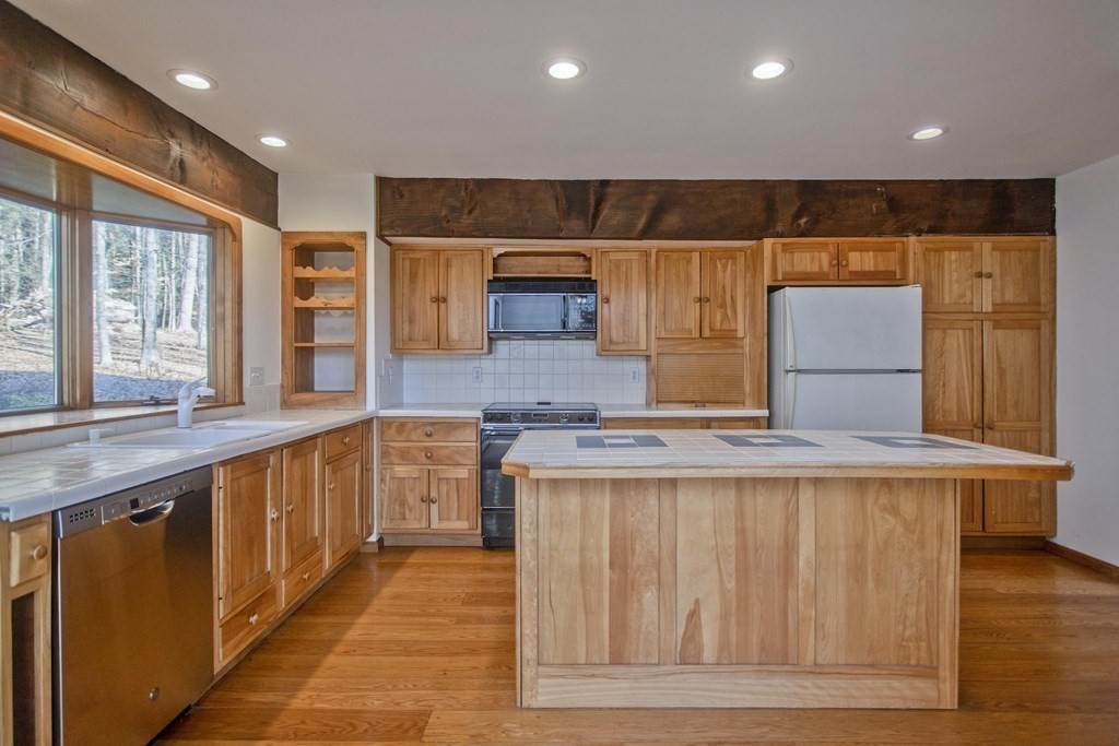 770 Country Club Road Greenfield, MA 01301 - Photo 13 of 35 Gallery Image 13