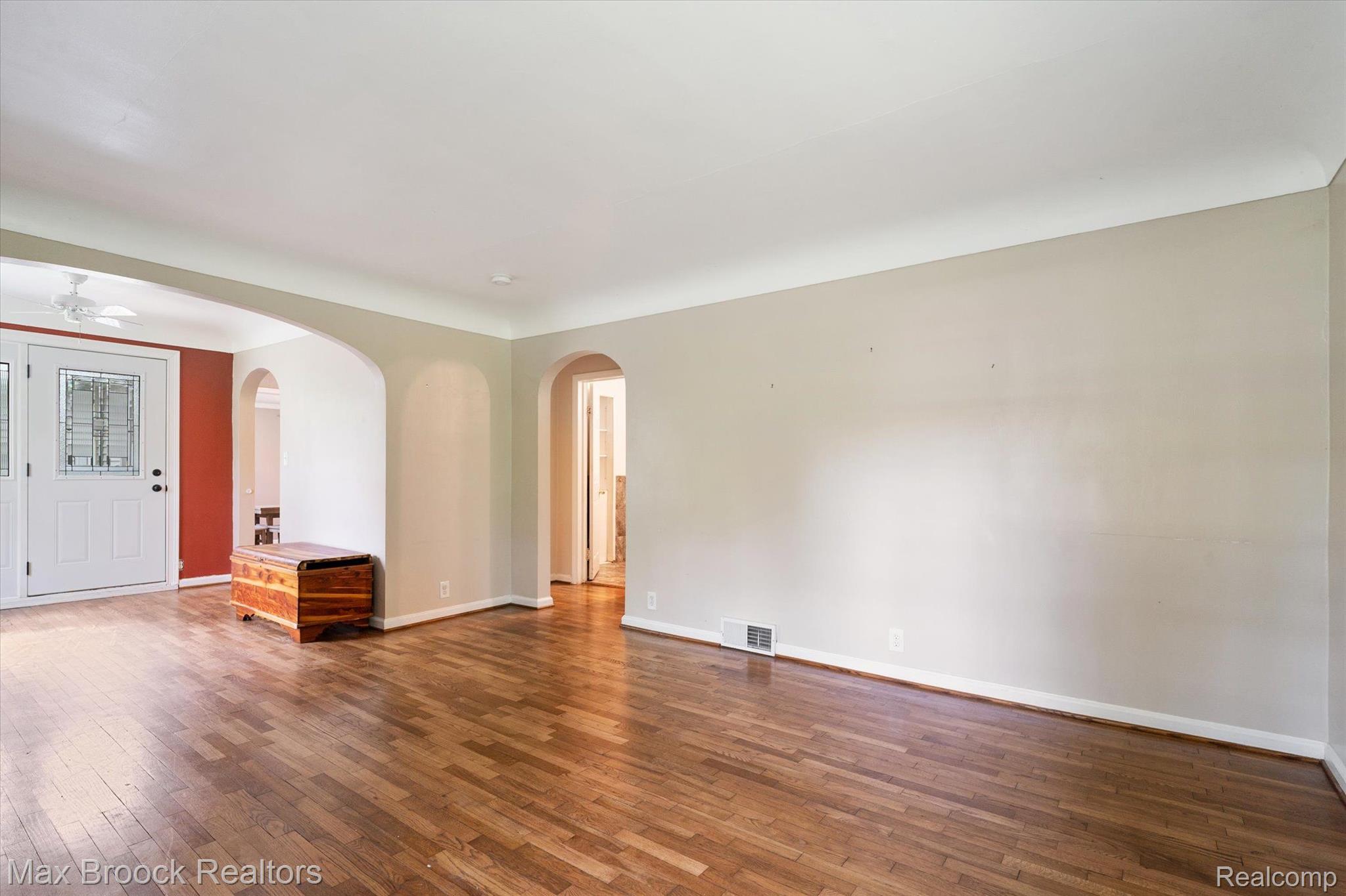 521 Barnes Lake Road Columbiaville, MI 48421 - Photo 8 of 27 Gallery Image 8