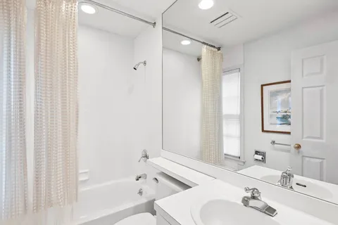 $3,495,000 | 144 Hands Creek Road, East Hampton, NY 11937