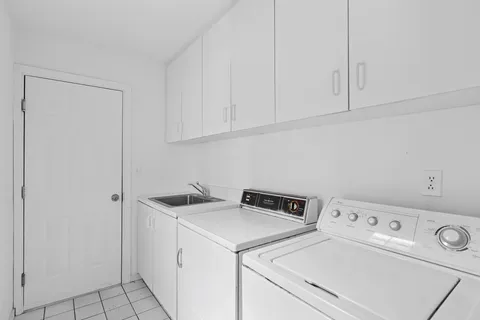 $3,495,000 | 144 Hands Creek Road, East Hampton, NY 11937