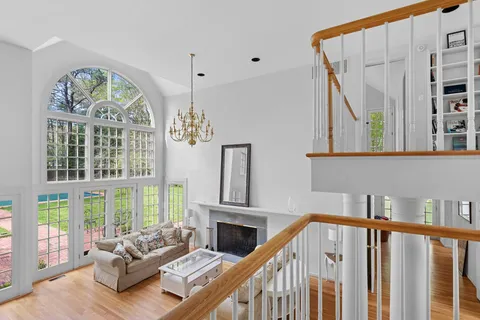 $3,495,000 | 144 Hands Creek Road, East Hampton, NY 11937