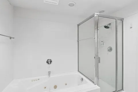 $3,495,000 | 144 Hands Creek Road, East Hampton, NY 11937