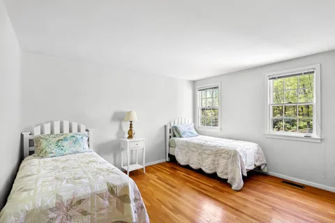 $3,495,000 | 144 Hands Creek Road, East Hampton, NY 11937