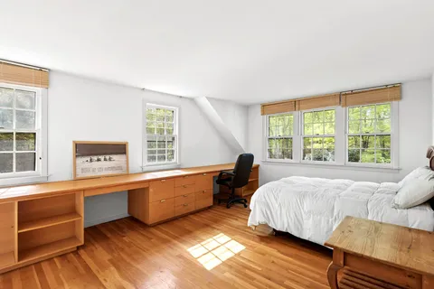 $3,495,000 | 144 Hands Creek Road, East Hampton, NY 11937