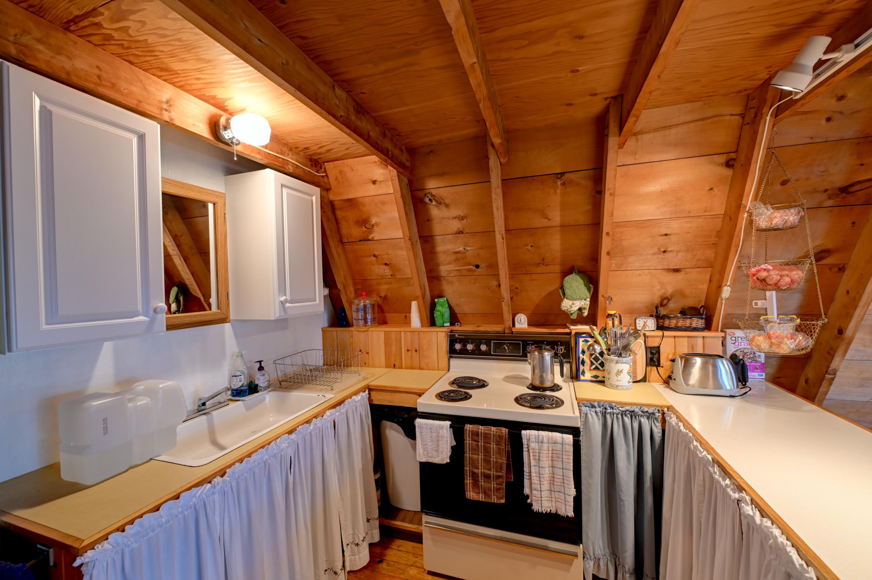 214 McGregor Road Lincoln, ME 04457 - Photo 6 of 20 DSC_4456And7more_Fusion-Interior