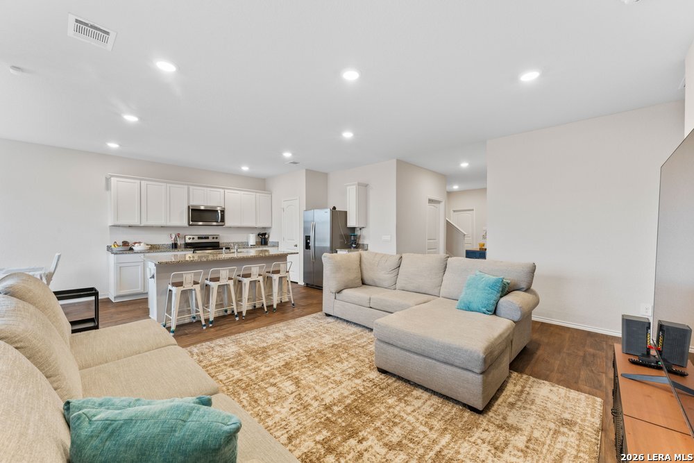 449 Ida Loop Seguin, TX 78155 - Photo 13 of 29