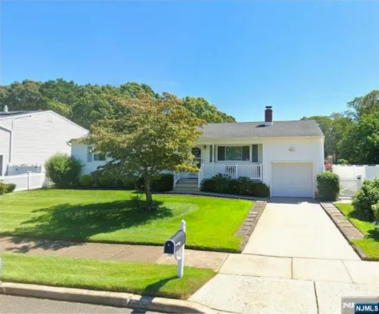 $599,999 | 558 Mark Drive, Brick, NJ 08723