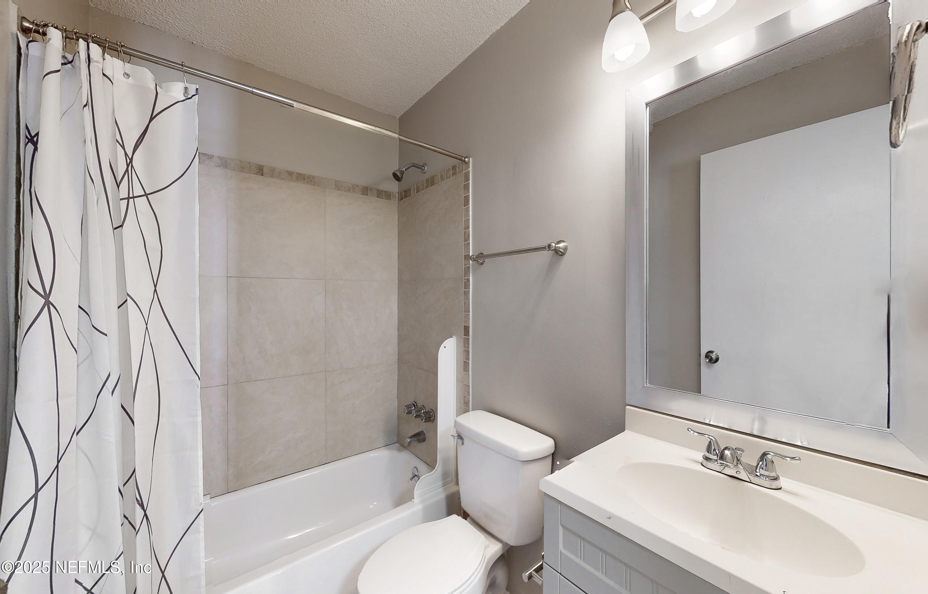 7080 Wiley Road, Unit 3 Jacksonville, FL 32210 - Photo 9 of 18 9 Bath_