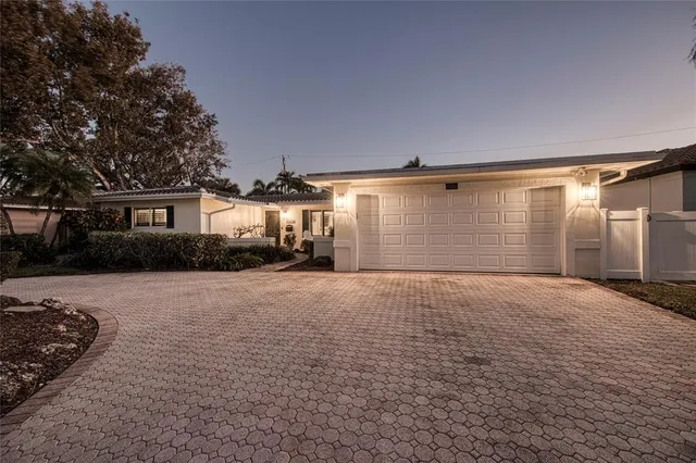 $898,788 | 2120 Northeast 31st Street, Lighthouse Point, FL 33064