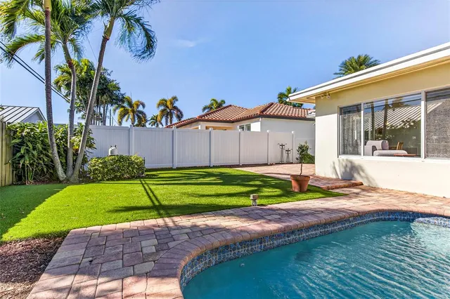 $898,788 | 2120 Northeast 31st Street, Lighthouse Point, FL 33064