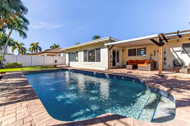 $898,788 | 2120 Northeast 31st Street, Lighthouse Point, FL 33064