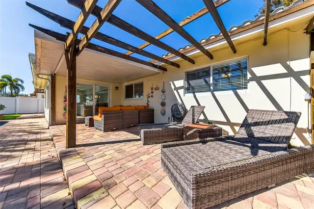 $898,788 | 2120 Northeast 31st Street, Lighthouse Point, FL 33064