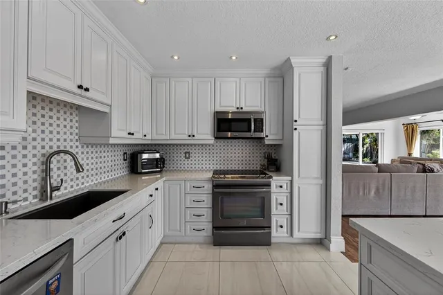 $898,788 | 2120 Northeast 31st Street, Lighthouse Point, FL 33064