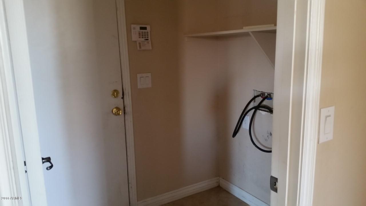 4926 West Apollo Road Laveen, AZ 85339 - Photo 14 of 23 Laundry room