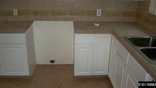 116 Smithridge Park Reno, NV 89502 - Photo 4 of 13 Photo 4