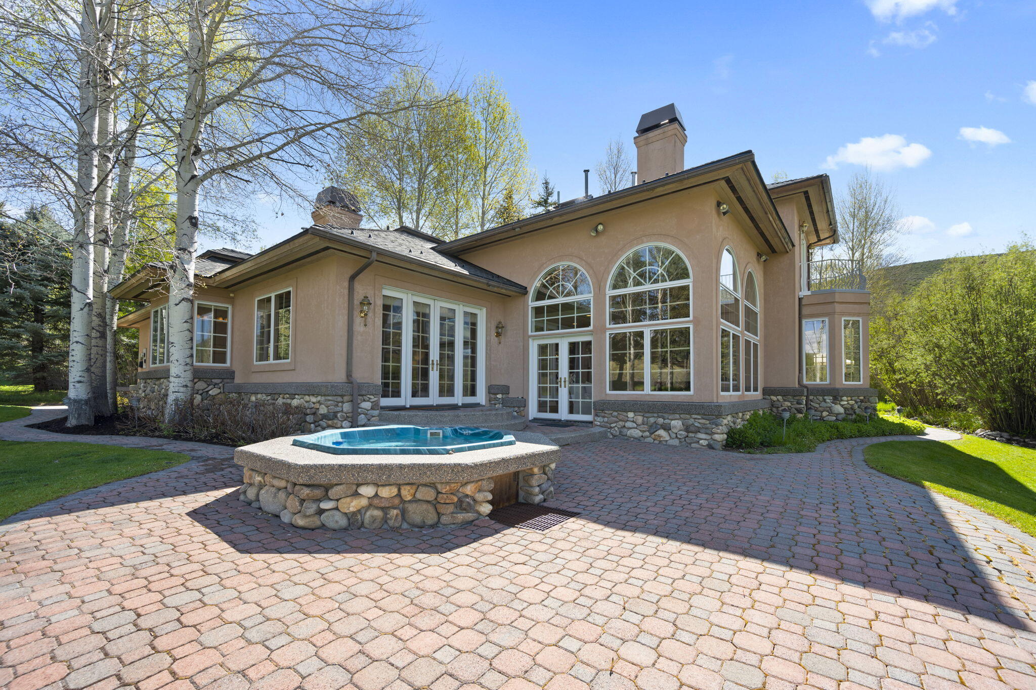 702-704 Morning Star Road Sun Valley, ID 83353 - Photo 4 of 30 Patio
