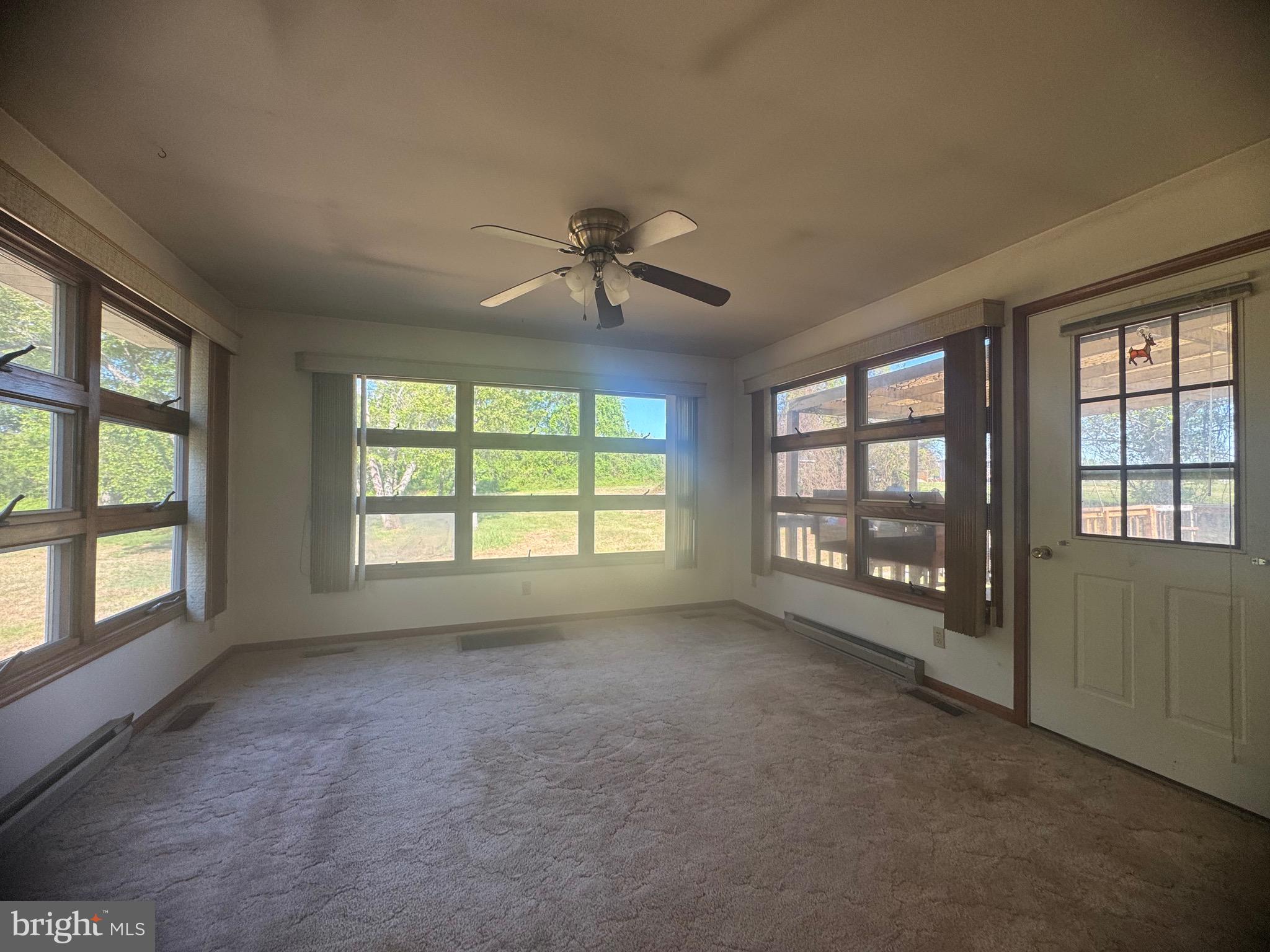 10280 Log Cabin Road Denton, MD 21629 - Photo 15 of 37 Enclosed Suroom