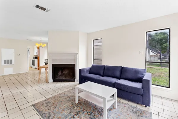 $750,000 | 1907 West Loop, Austin, TX 78758