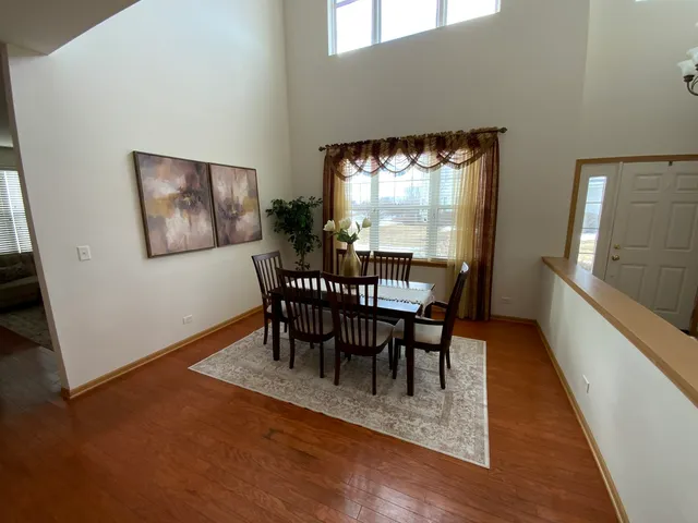 $315,000 | 2840 Cattail Court, Unit F, Wauconda, IL 60084