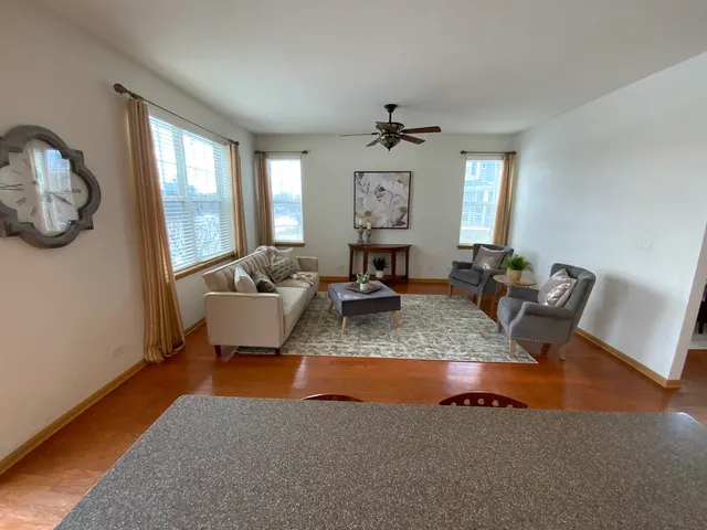 $315,000 | 2840 Cattail Court, Unit F, Wauconda, IL 60084