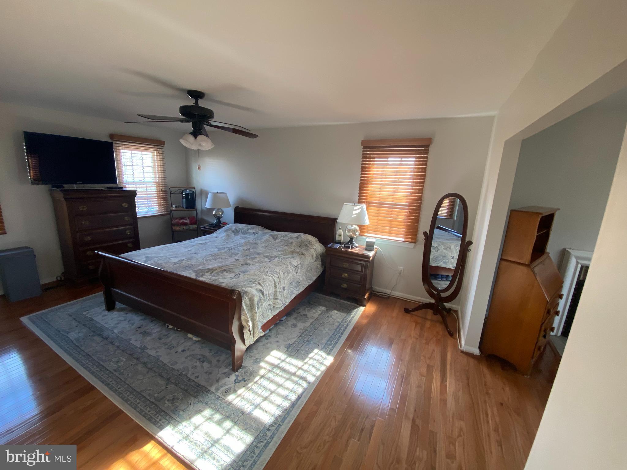 8012 Diving Cliff Lane Springfield, VA 22153 - Photo 9 of 29 Spacious Main Bedroom