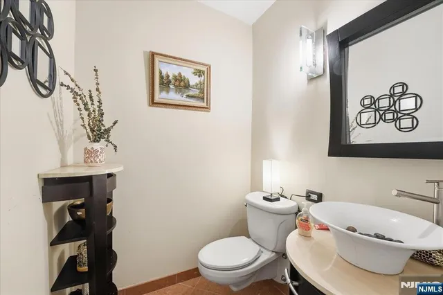 $524,000 | 7004 Boulevard East, Unit 8C, Guttenberg, NJ 07093