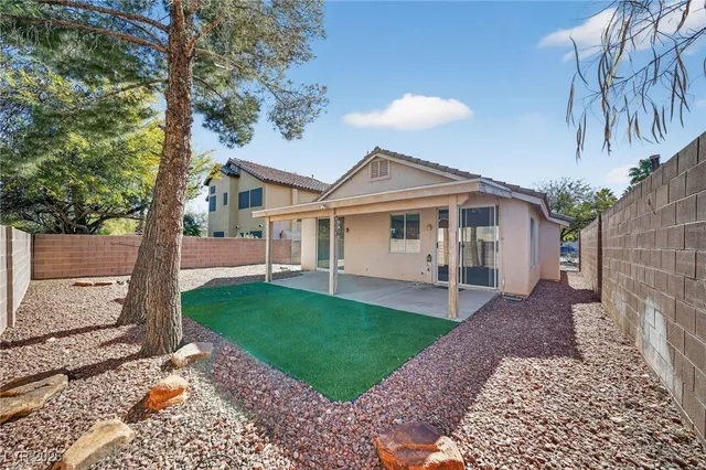 $2,140 | 9632 Bending River Avenue, Las Vegas, NV 89129