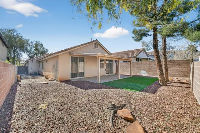 $2,140 | 9632 Bending River Avenue, Las Vegas, NV 89129