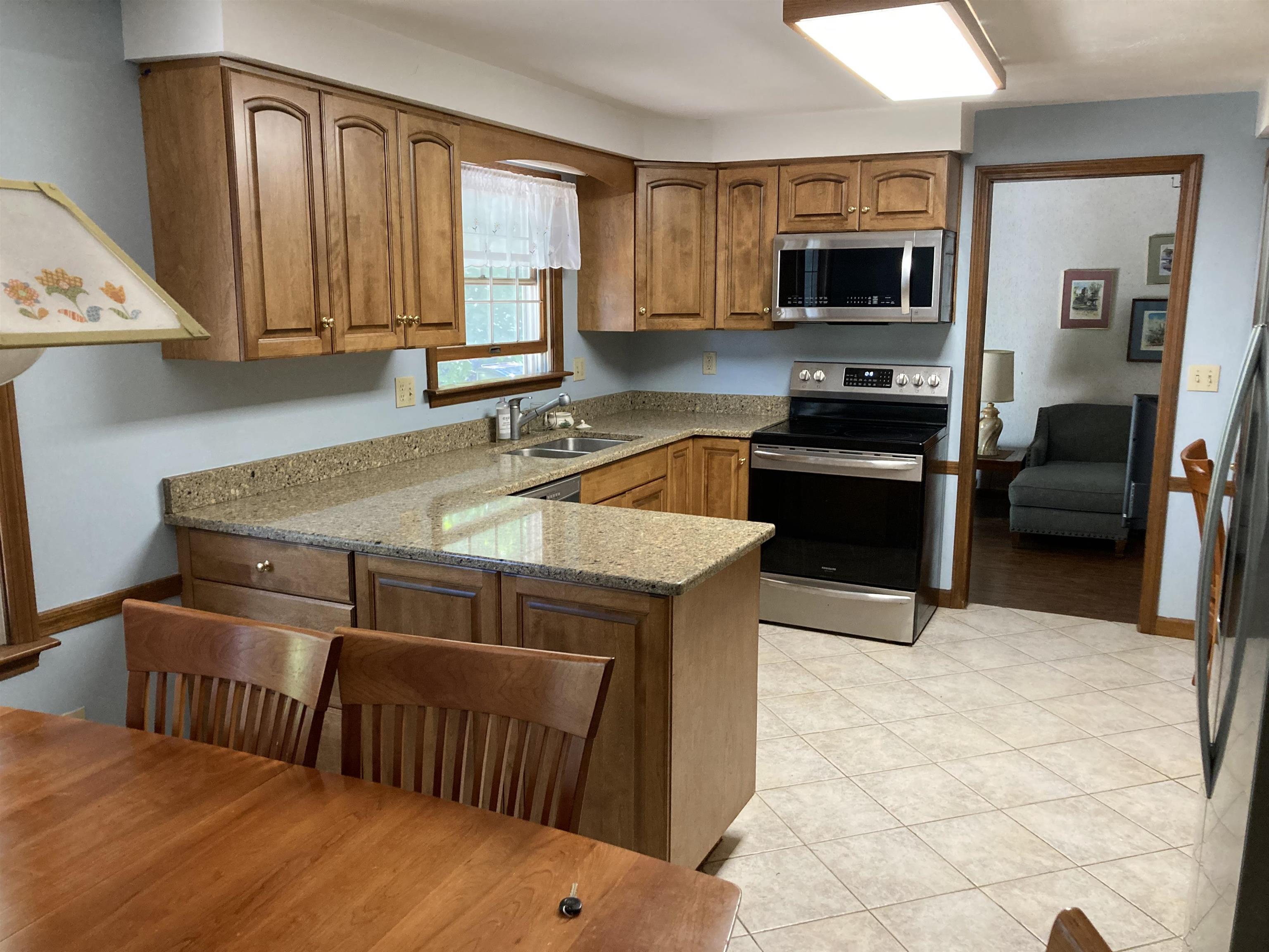 17 Danbury Road Nashua, NH 03064 - Photo 10 of 36 Gallery Image 10