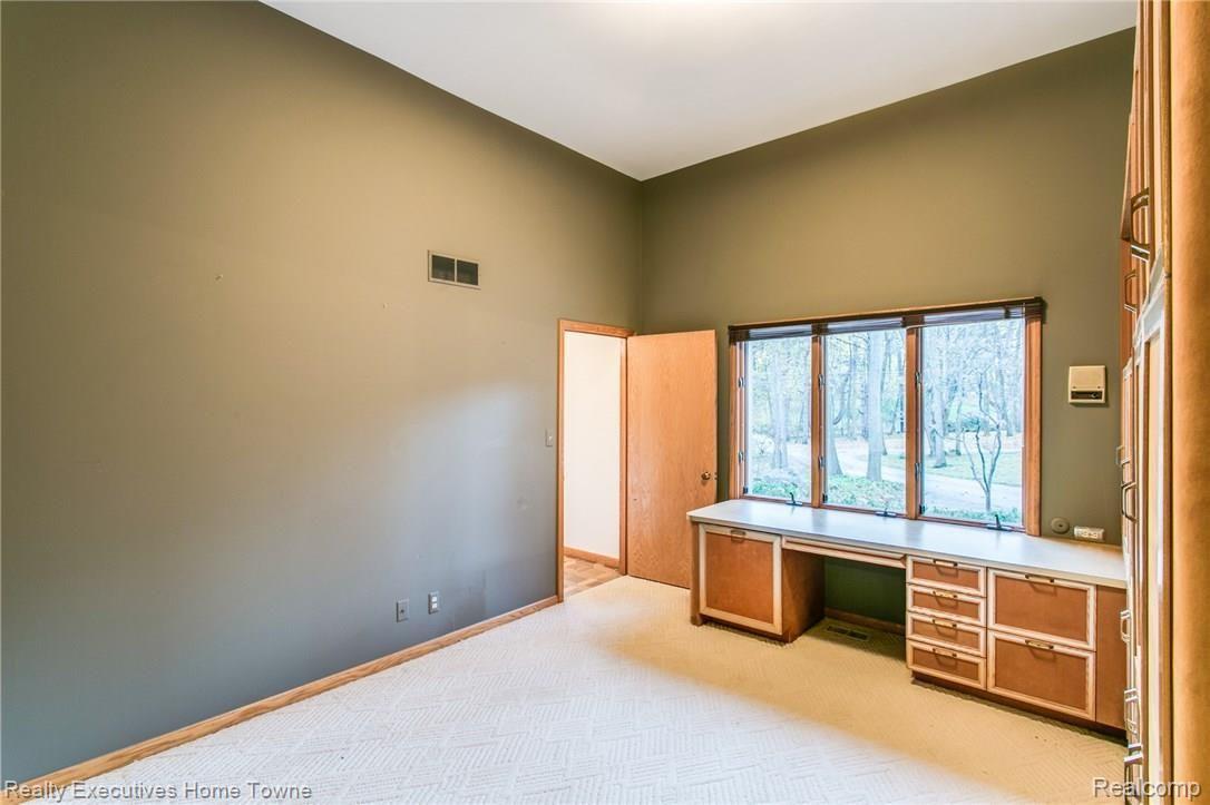 1130 Burnham Road Bloomfield Hills, MI 48304 - Photo 23 of 56 What a peaceful place to work!