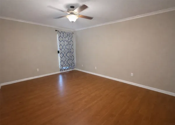 $57,900 | 12905 Woodforest Boulevard, Unit 305, Houston, TX 77015