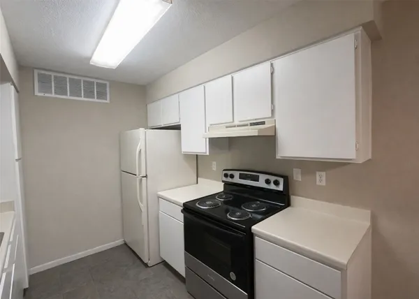 $57,900 | 12905 Woodforest Boulevard, Unit 305, Houston, TX 77015