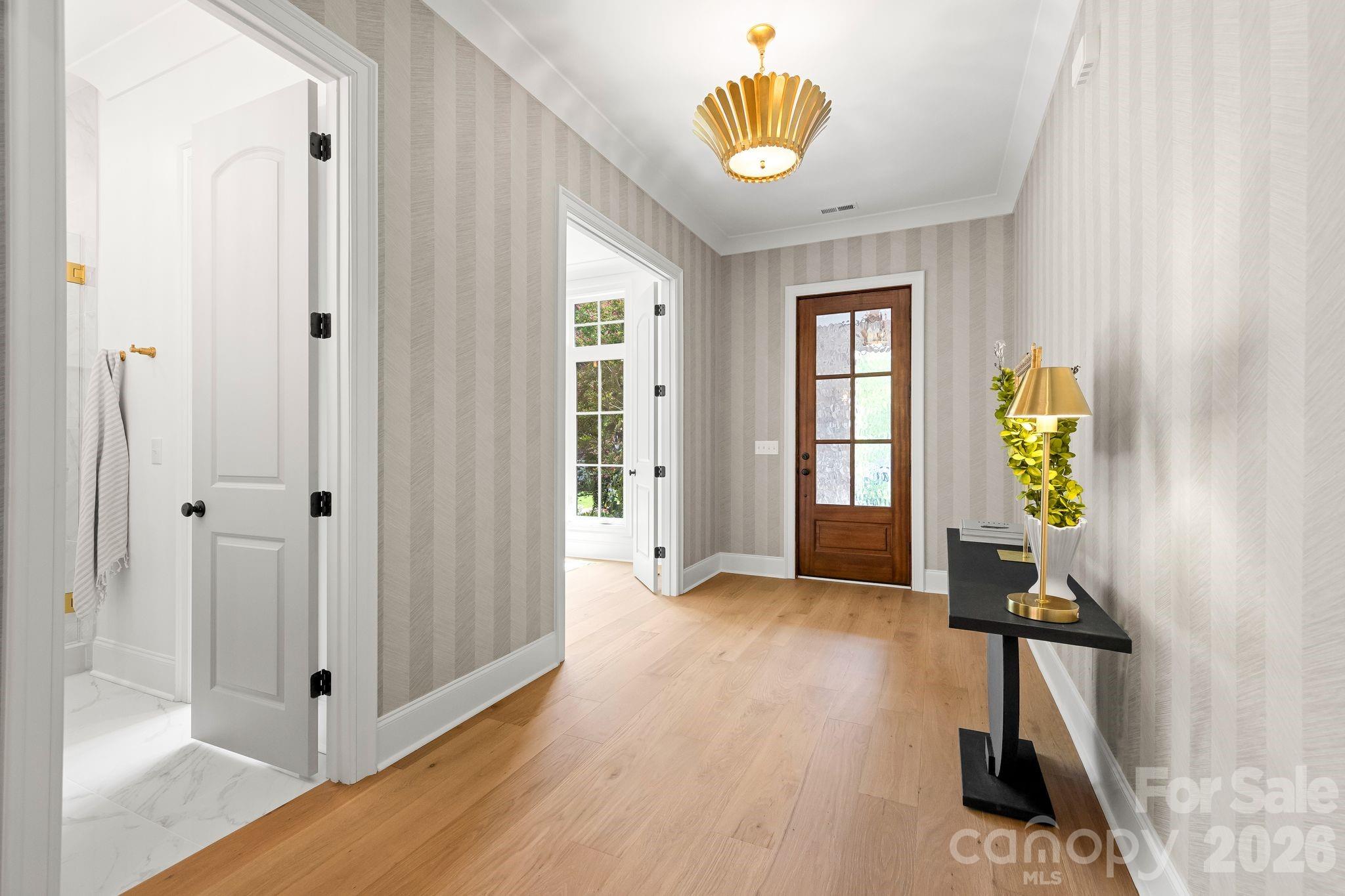 815 Manhasset Road Charlotte, NC 28209 - Photo 4 of 48 Gallery Image 4