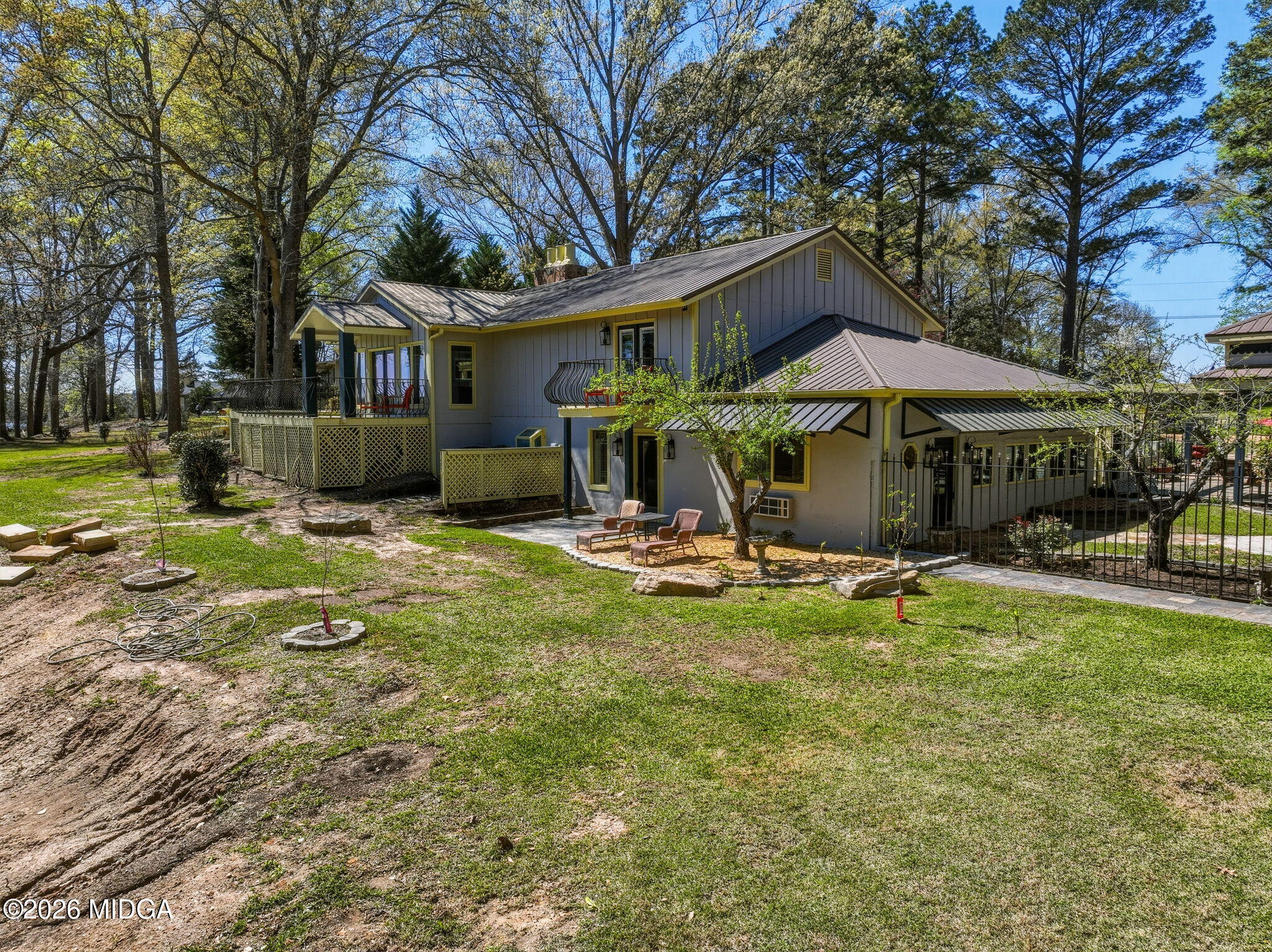 138 Deer Run Drive Macon, GA 31220 - Photo 111 of 114 a view of a house with swimming pool and sitting area