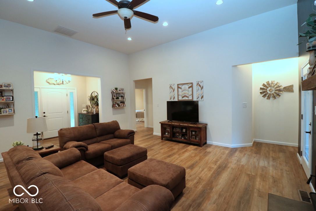 355 East Johnson Bridge Road Williamsport, IN 47993 - Photo 8 of 71