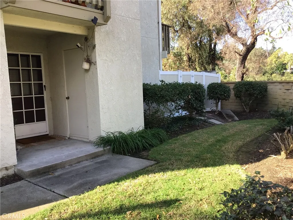 26161 Del Rey, Unit C Mission Viejo, CA 92691 - Photo 8 of 11 a view of backyard with garden