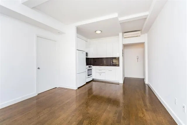 $4,344 | 212 West 91st Street, Unit 1001 | Upper West Side