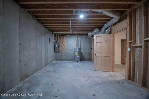 $899,000 | 9 Iroquois Lane, Hurley, NY 12443