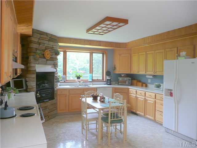 213 Bayleaf Drive Raleigh, NC 27615 - Photo 7 of 25 Kitchen
